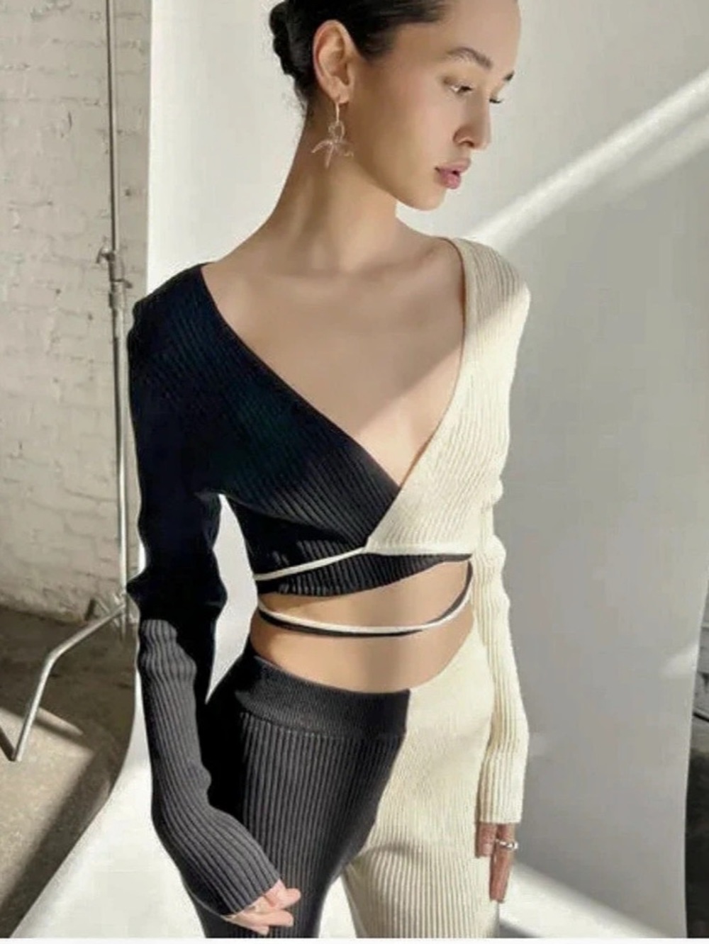 Lisa Says Gah Colorblock Wrap Top Crop Top in Black & Cream Like New